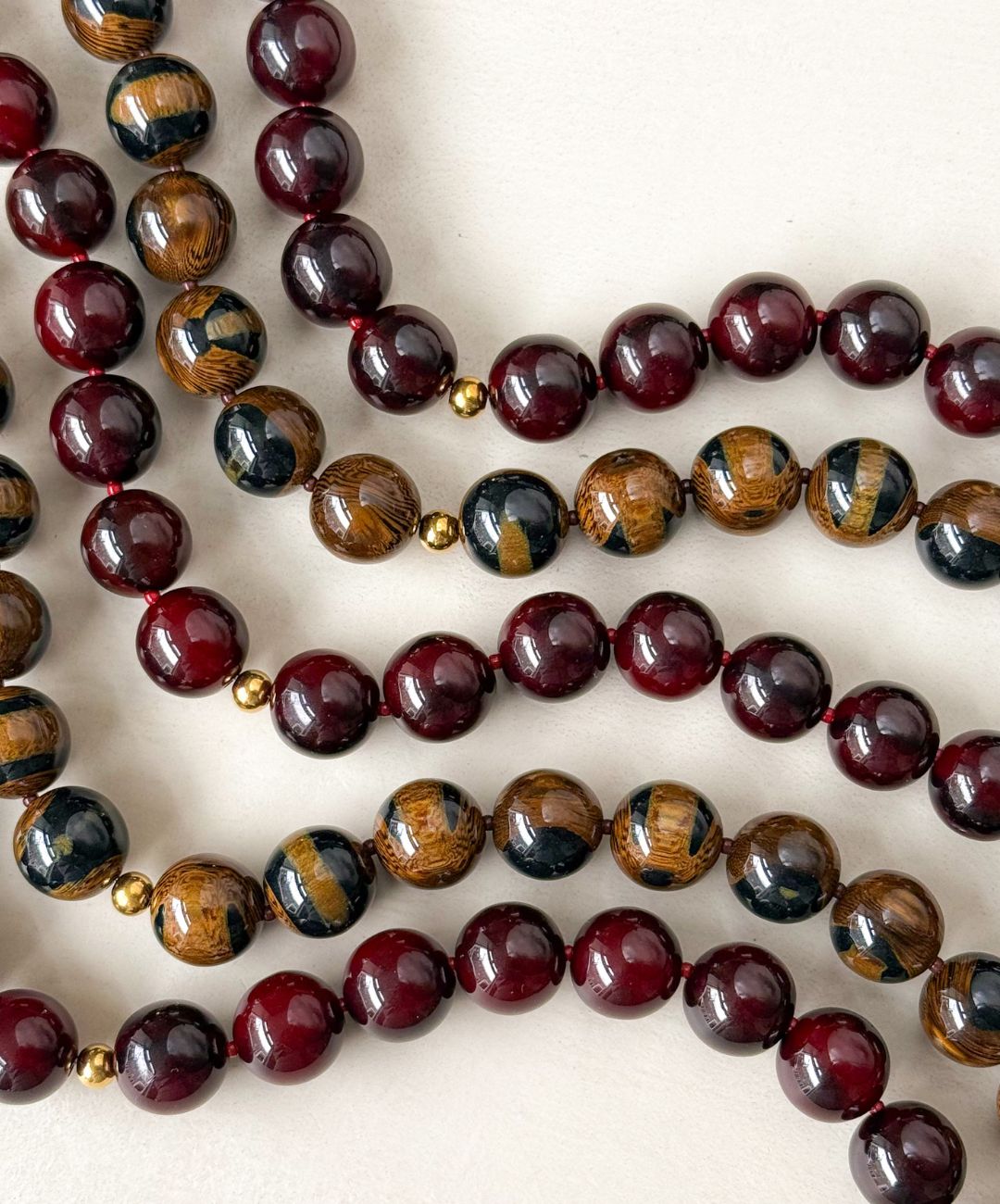 Nova Necklace Burgundy