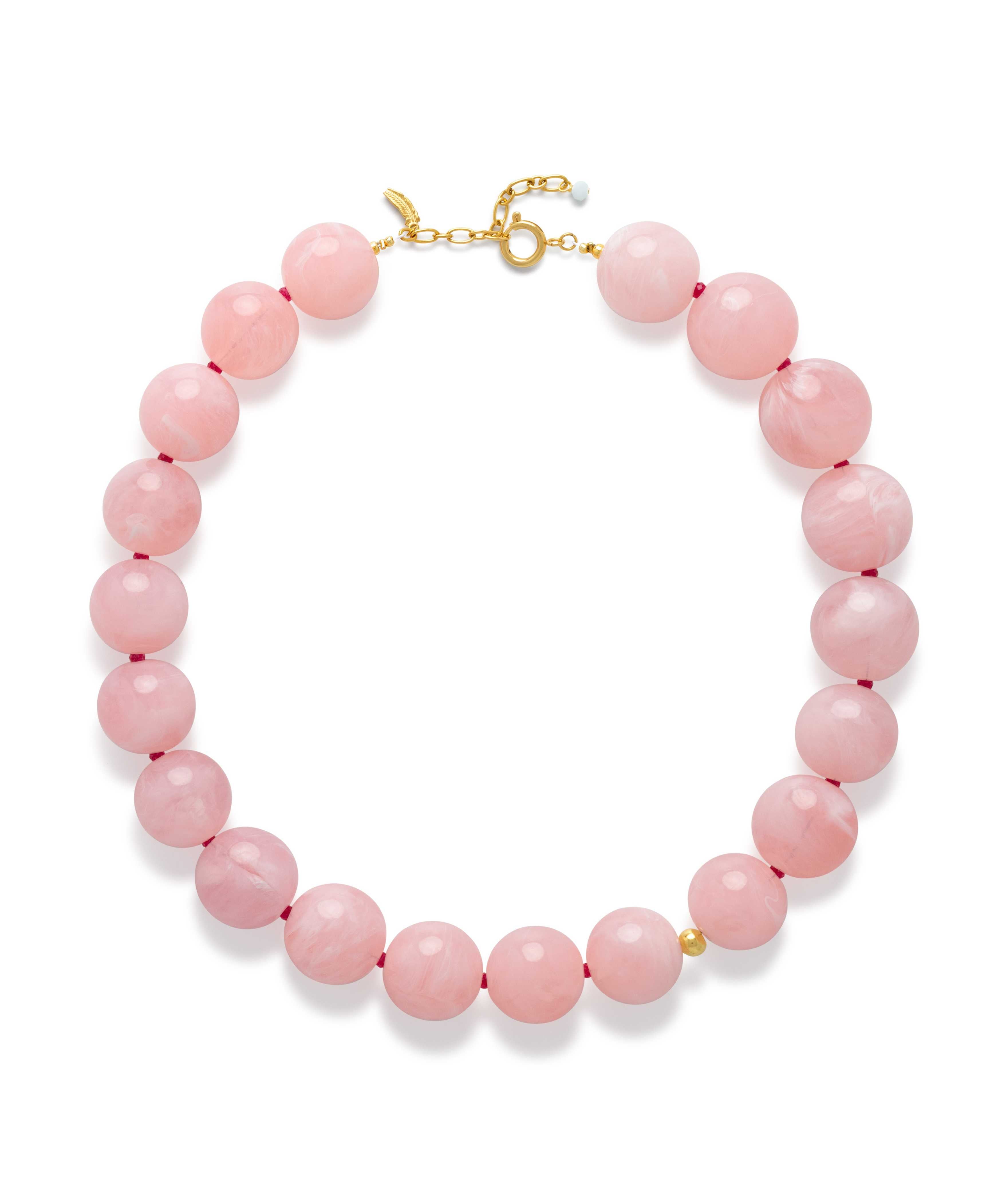 Handgemaakte statement ketting met grote ronde roze kralen in zachtroze tinten met stainless steel sluiting.