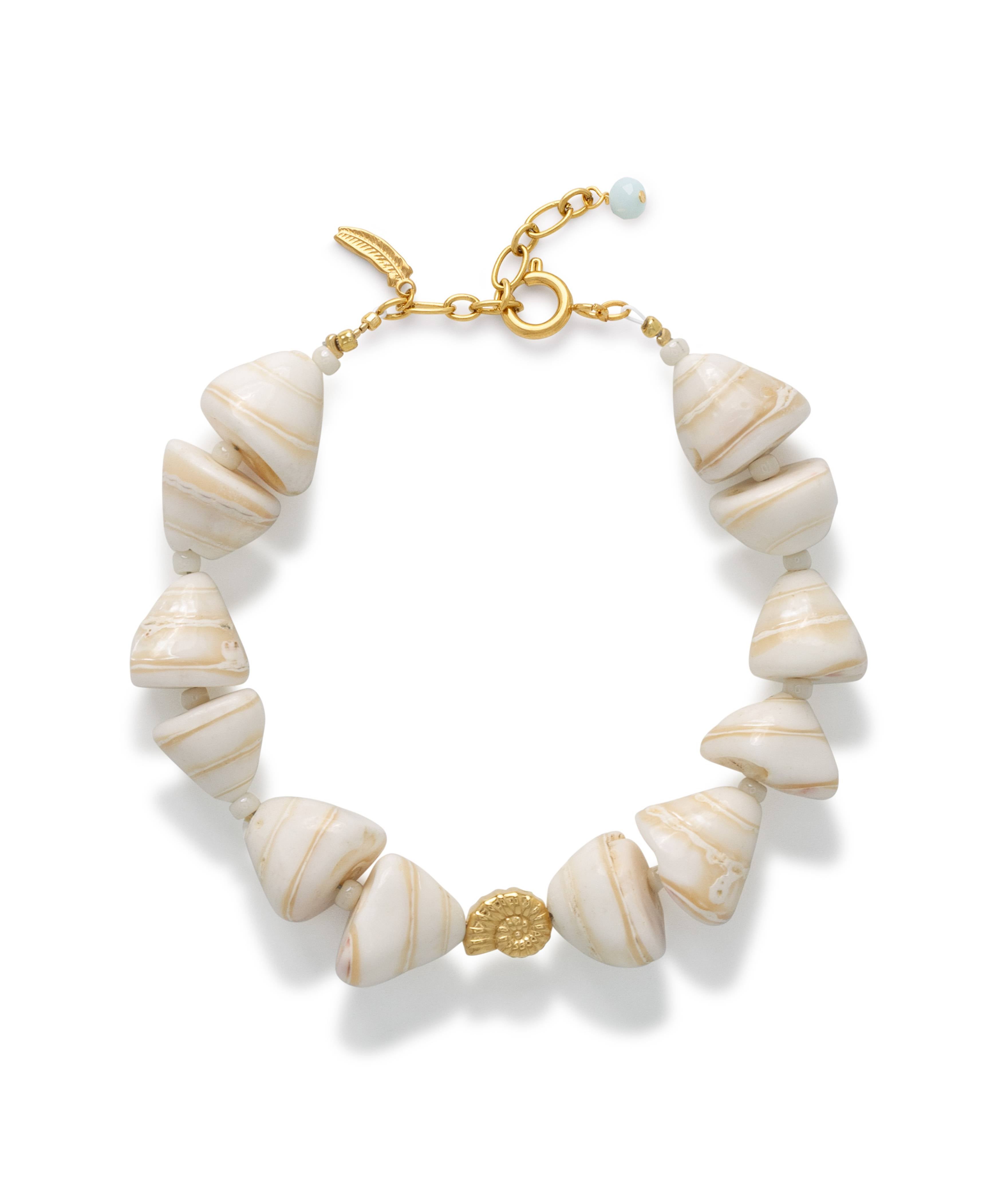 Salty Shell Armband
